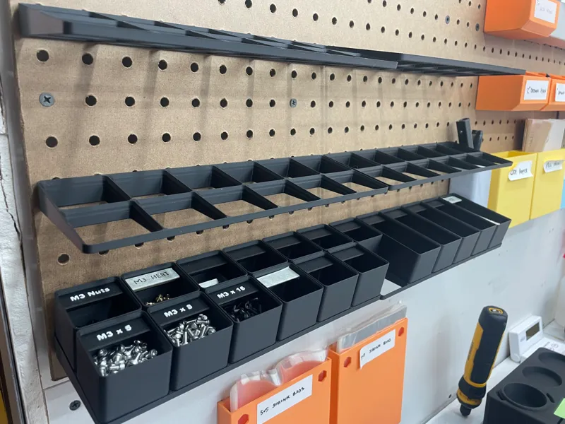 Gridfinity Pegboard BasePlate