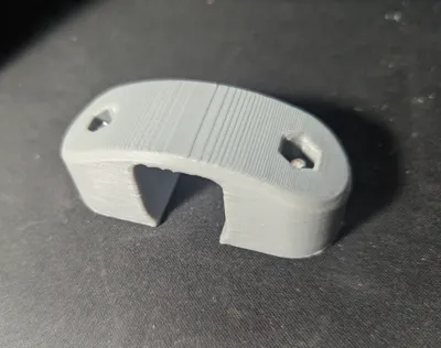 Magnetic cable management bracket