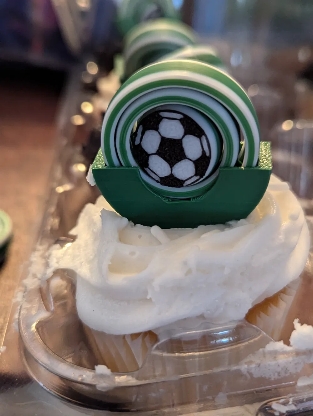 Fidget Spinner - Cupcake Topper Holder - Free 3D Print Model - MakerWorld