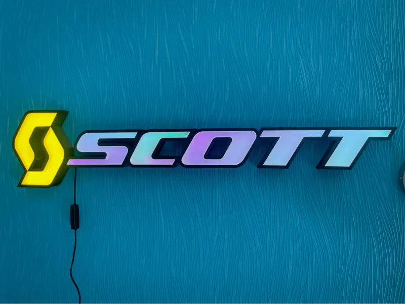 SCOTT LightBox