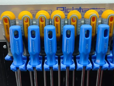 Screwdriver holder twin