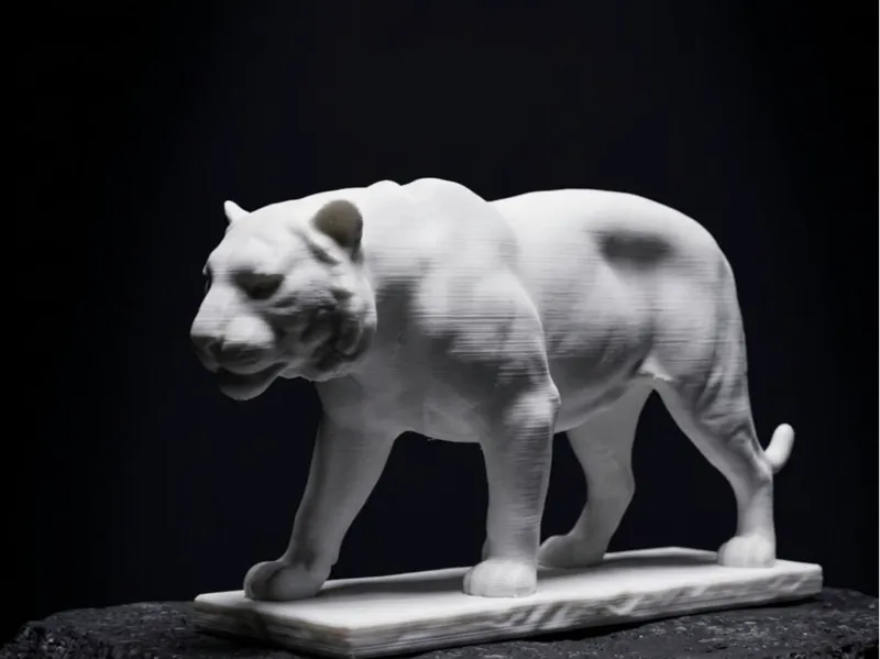 TIgre escultura realista