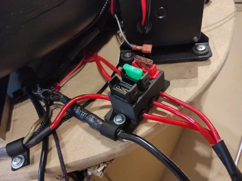 Airlift performance fuse holder