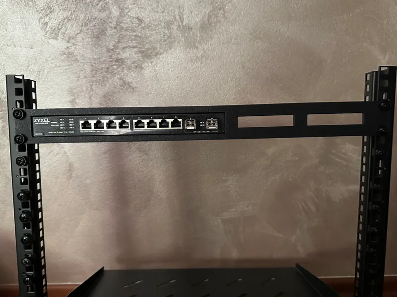 19 Server Rack HE1 Switch Rackmount Zyxel XMG1915