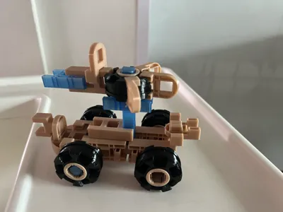 Educational plug-in bricks
