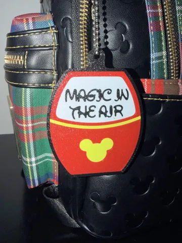 Llavero: Disney's Skyliner Mickey Mouse Bag Charm/Keychain — vista de referencia 4