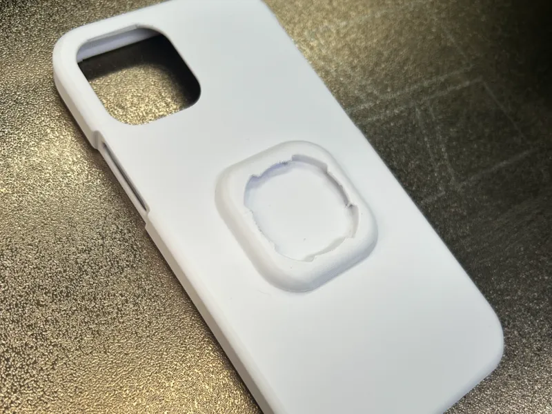 Cover iPhone 15 con Quad Lock Integrato