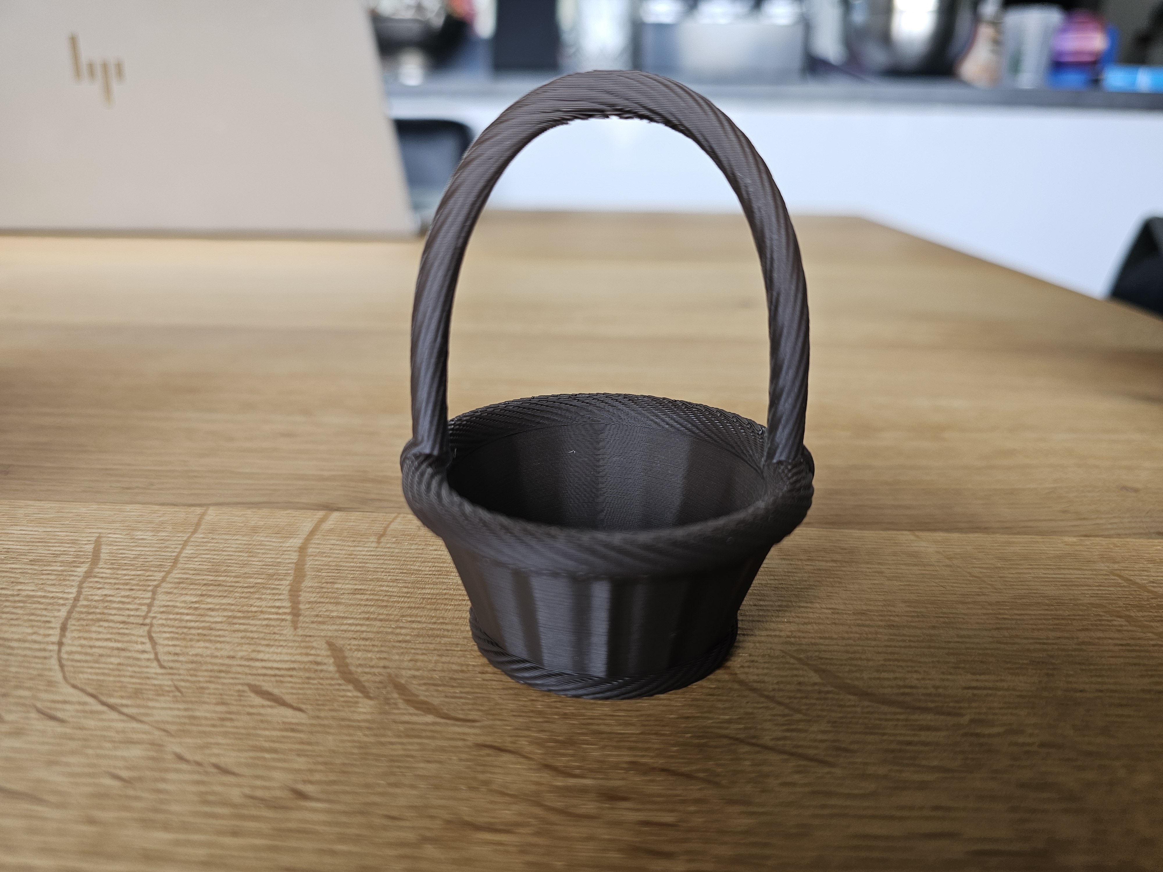 Miniatura 1 do modelo 3D Modern Easter Basket Collection 