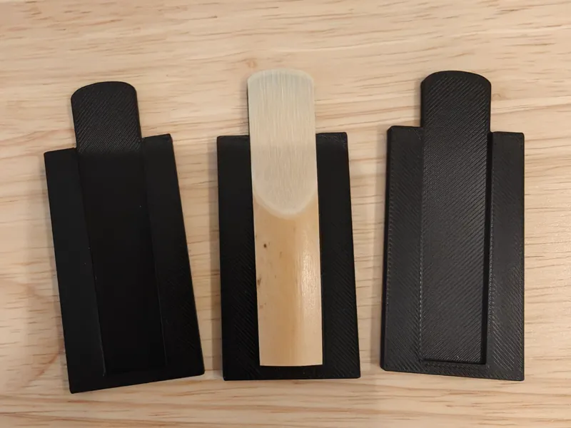 Alto saxophone reed trimmer guide