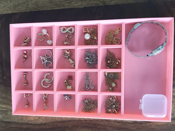 Organiseur à bijoux 20 petits compartiments + 1 grand