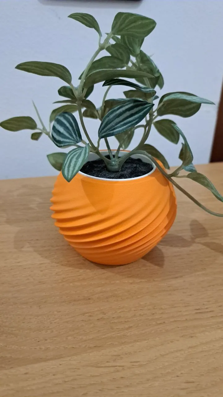 Twist vase
