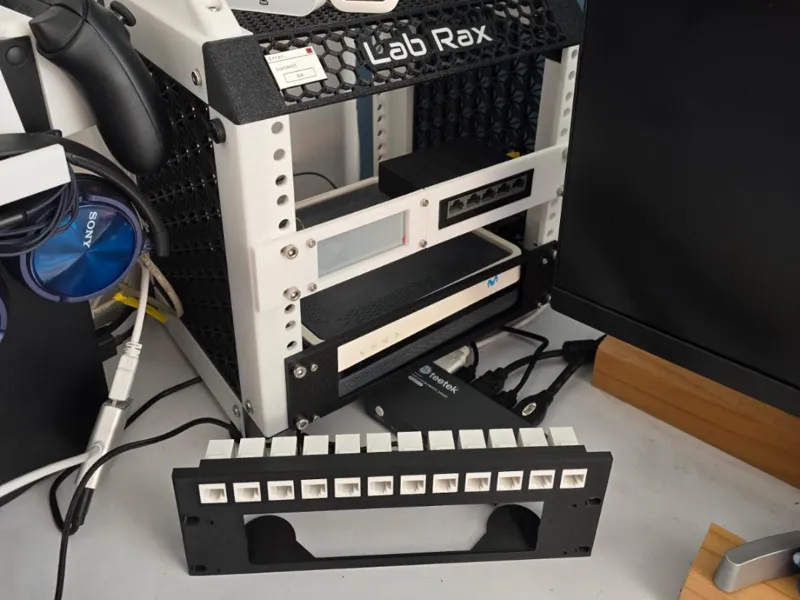 10 Inch Rack Movistar HGU Mitrastar W/ Patch panel