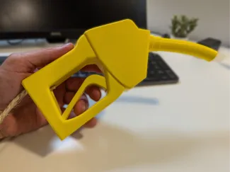 Fuel nozzle for bobby car