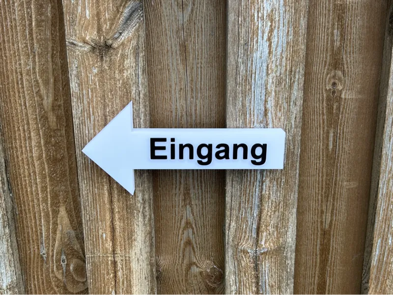 Richtungspfeil ,,Eingang''