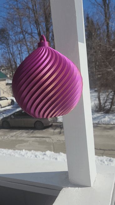Tri-Color Spinning ball. NO supports, NO AMS