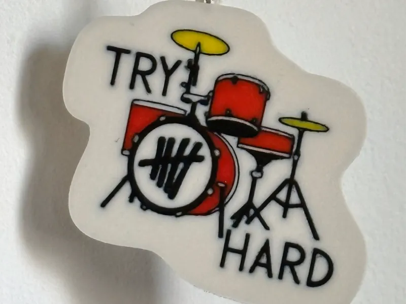 5SOS try hard keychain
