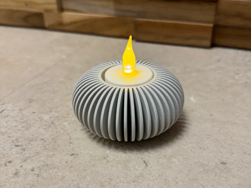 Tealight candle holder