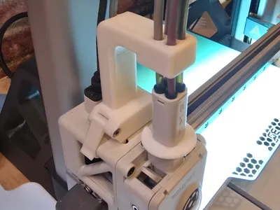 Filament hub support clamps/cable support