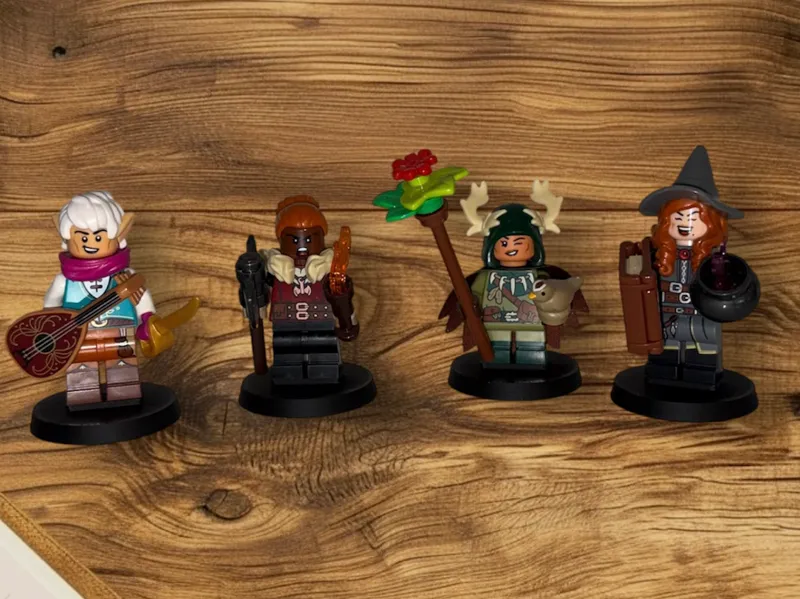 Universelle Mini-Bases für Klemmbaustein-Figuren