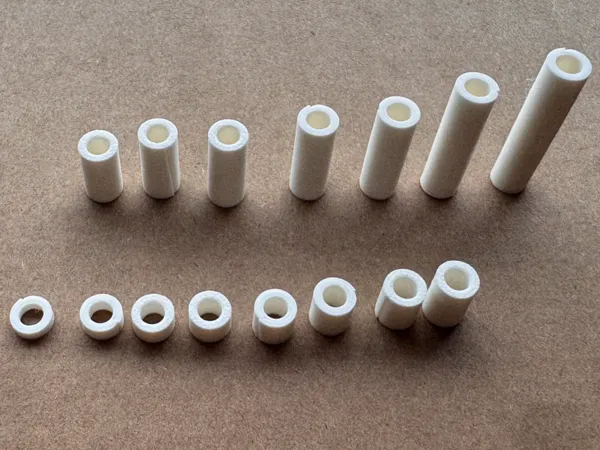 Set d'entretoises M4 (2 à 30 mm, 15 tailles)