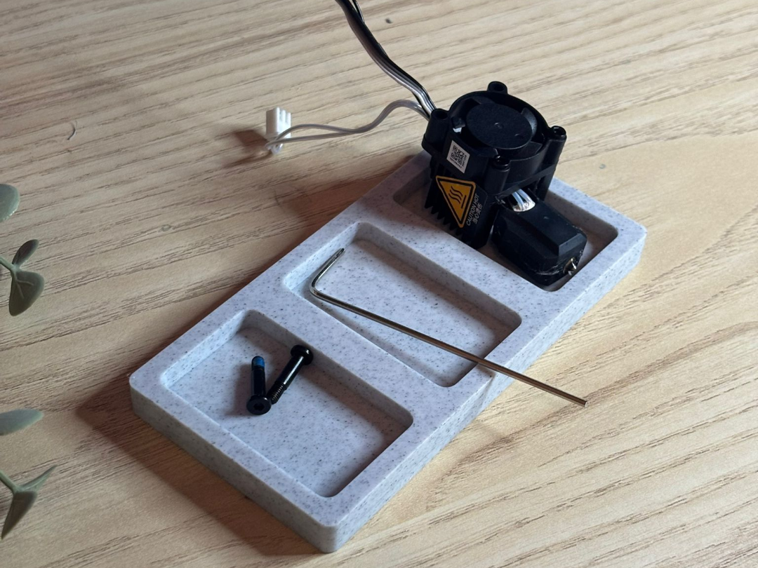 Tool Organizer – Simple 3-Compartment Desk Tray