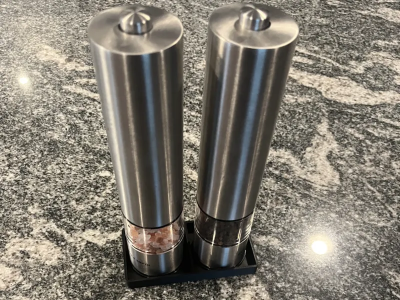 El Sal, the electric salt holder.