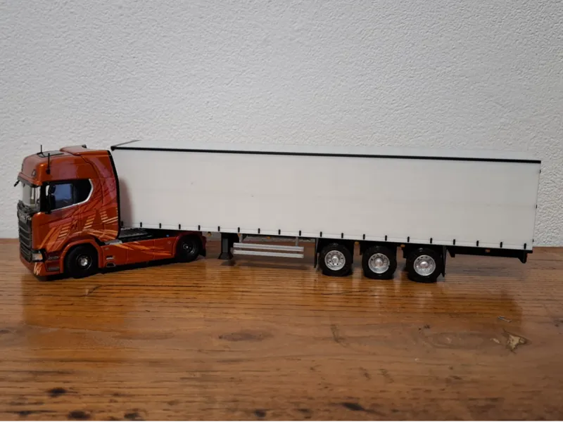 CURTAINSIDER SEMITRAILER 1/50