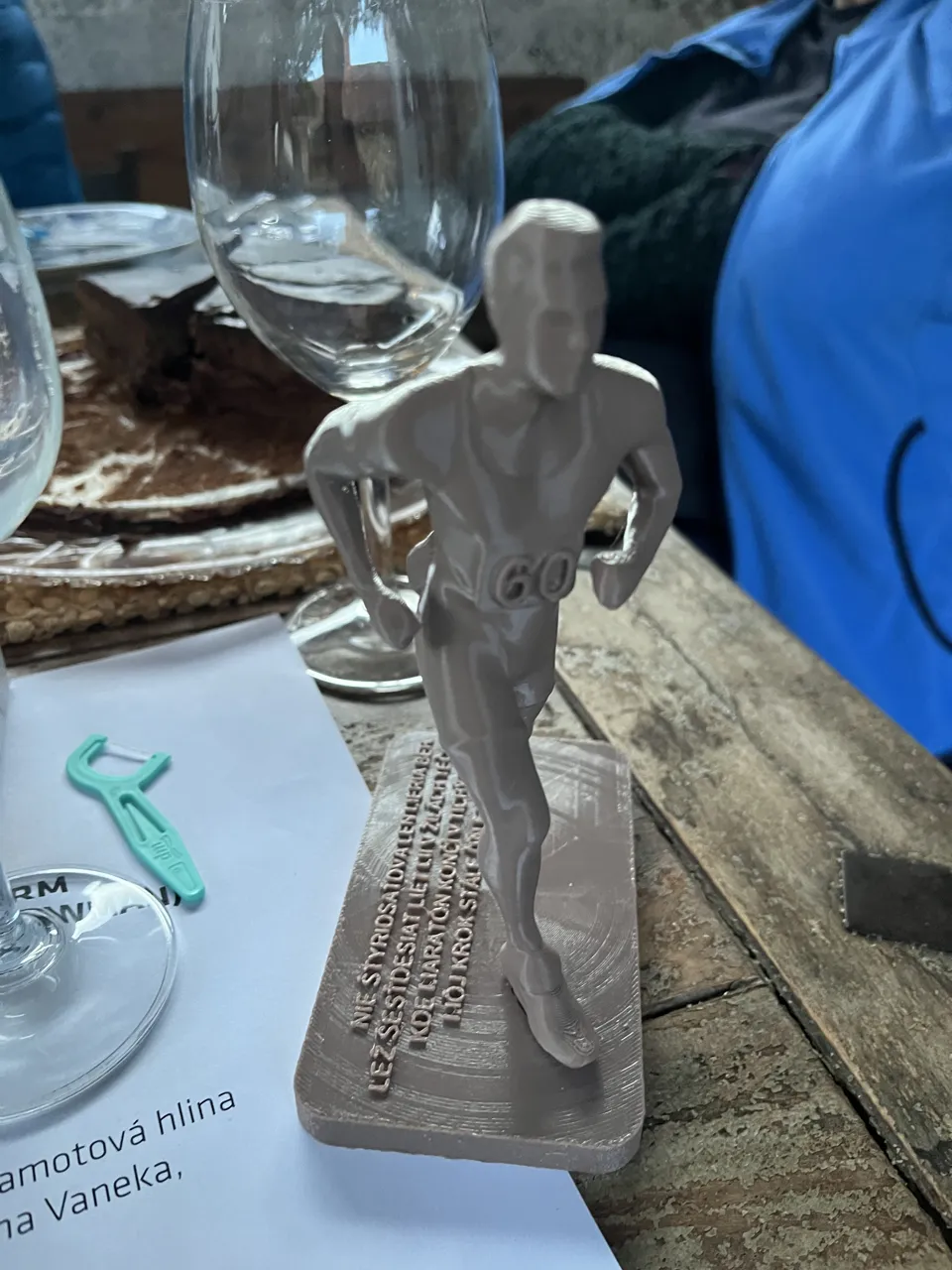 RUNNER STATUE view 3