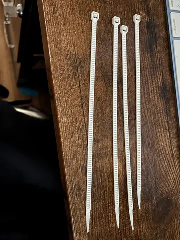 Collier de serrage réutilisable