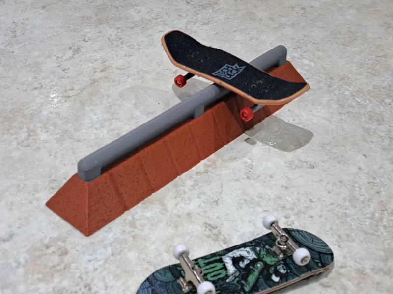 Fingerboard Grind Rail