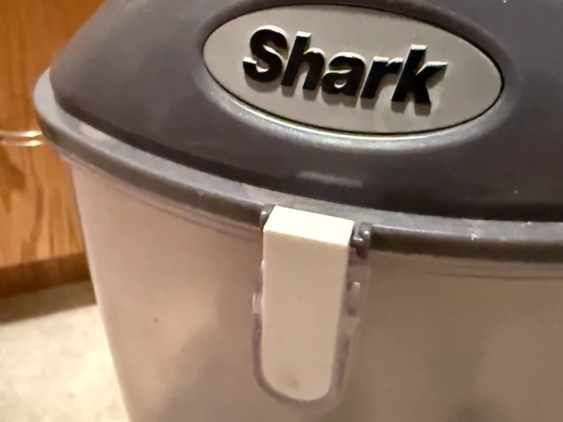 Shark NV352 Vacuum Canister Clip