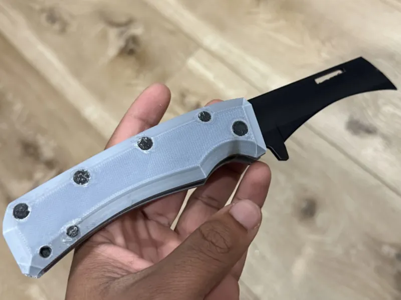 Crow-model folding knife