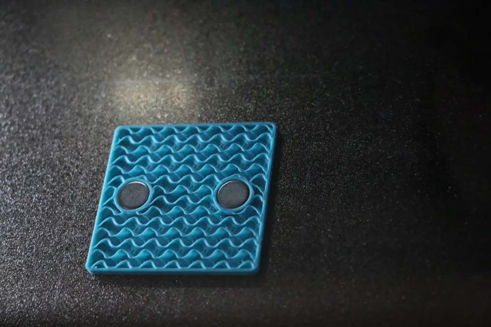 Customizable Magnetic sign with built in magnets by SlickPrint - MakerWorld