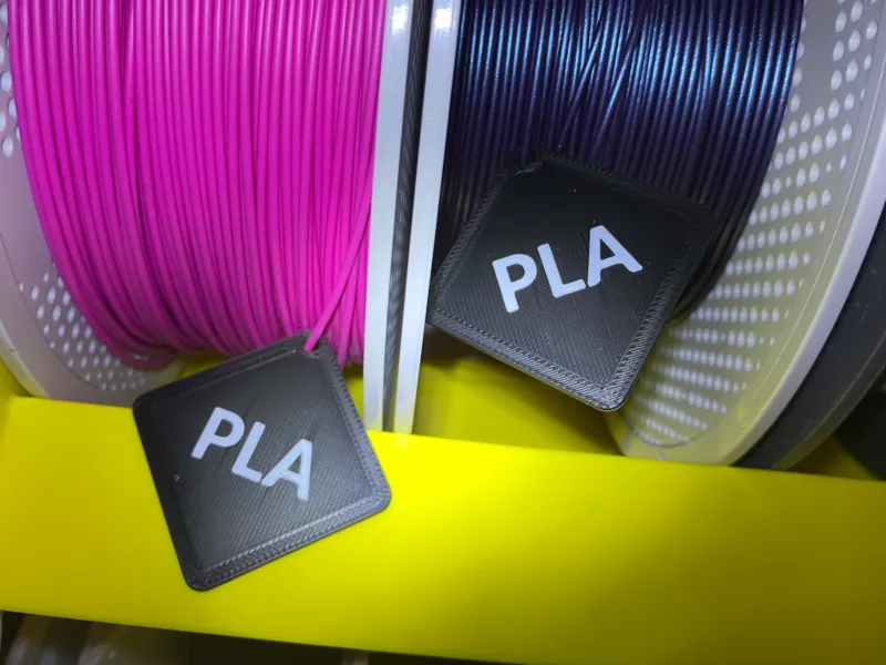 fillament name tag (prevents tangles)