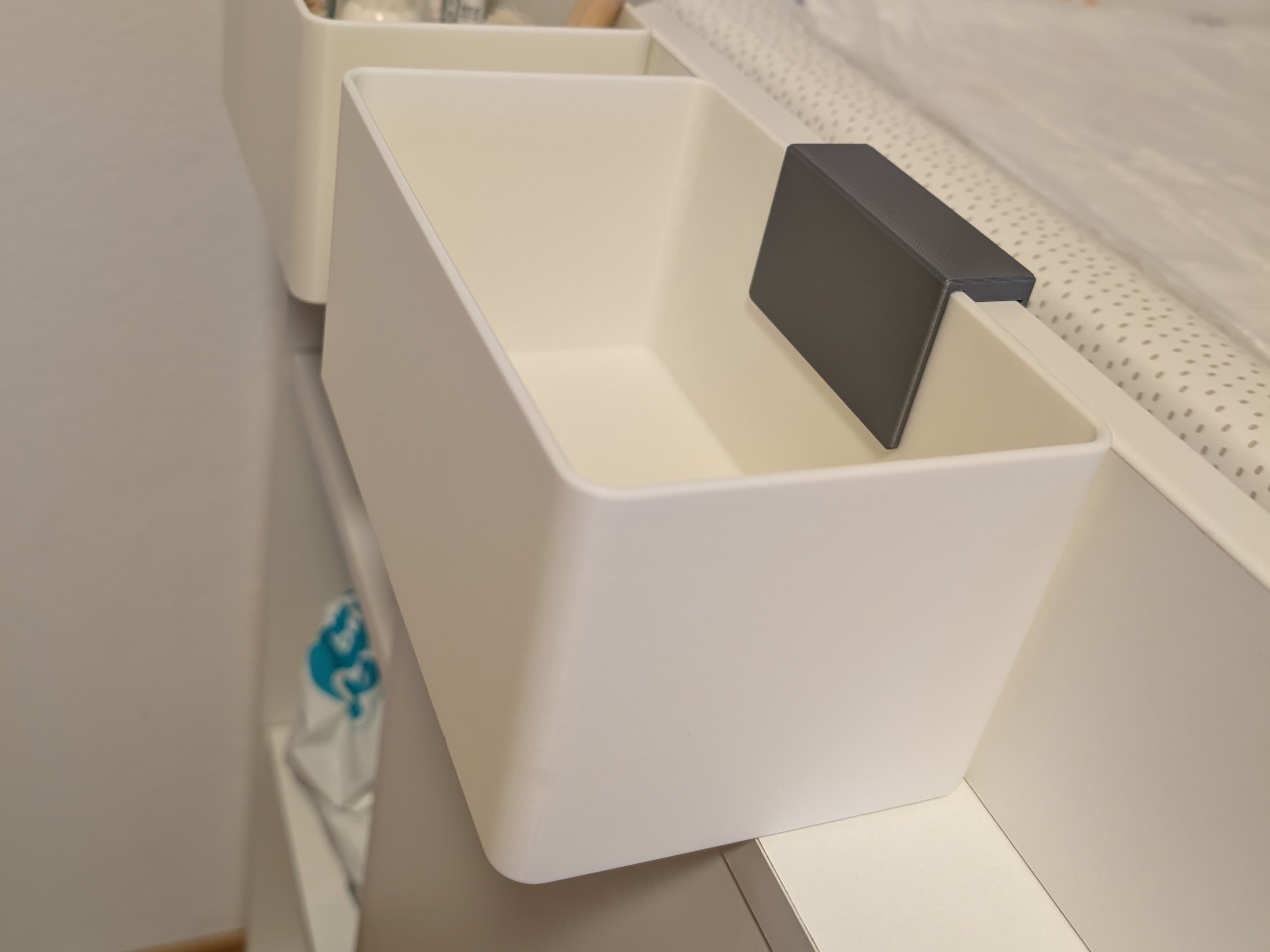 Miniatura 2 do modelo 3D Organizer for changing table customizable