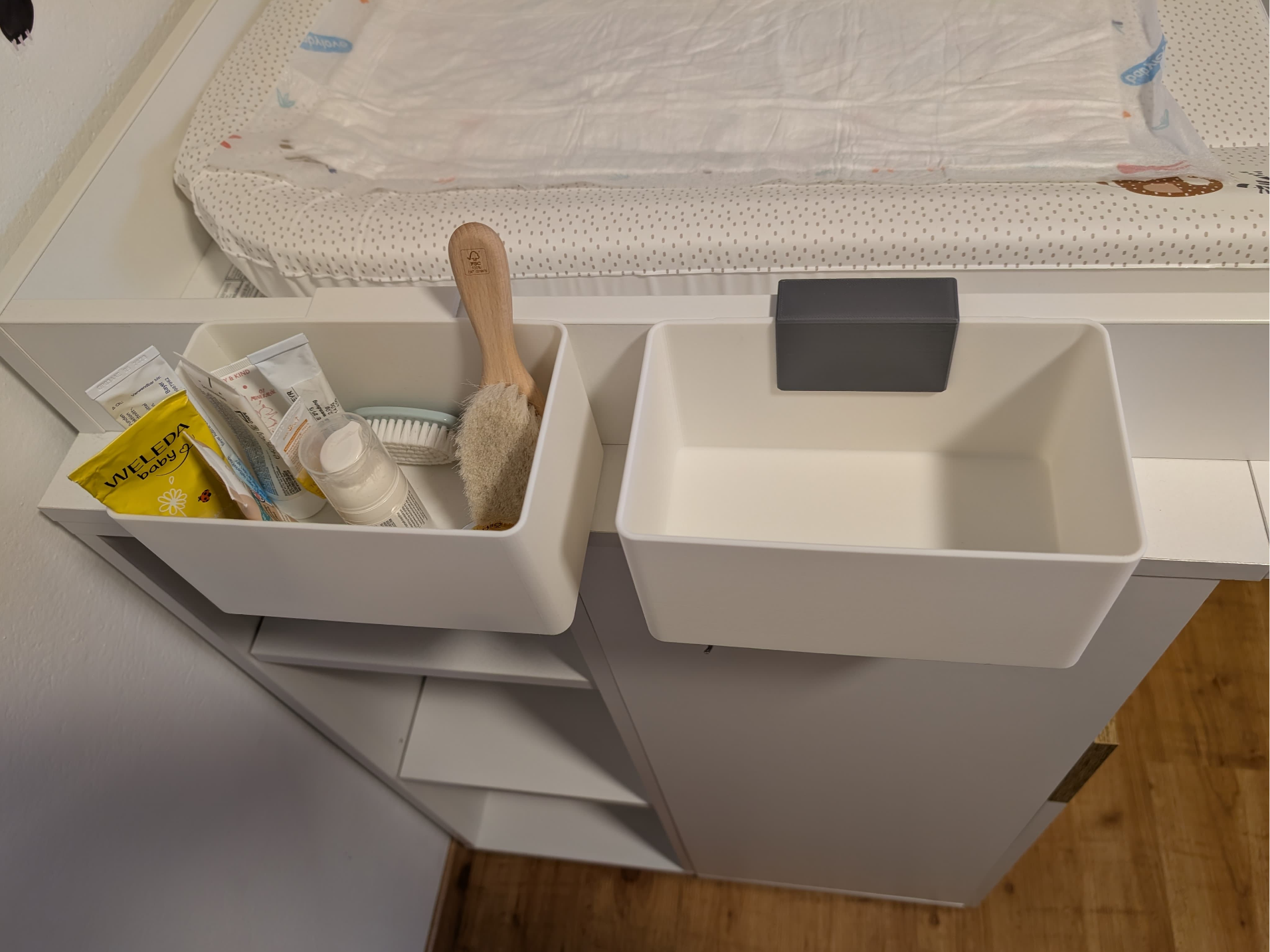 Organizer for changing table customizable