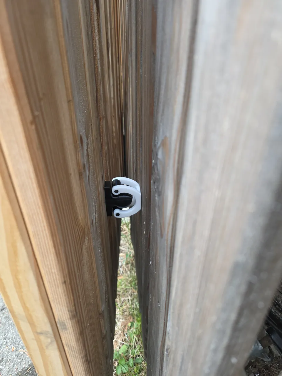 Rollerball Gate Stay view 2