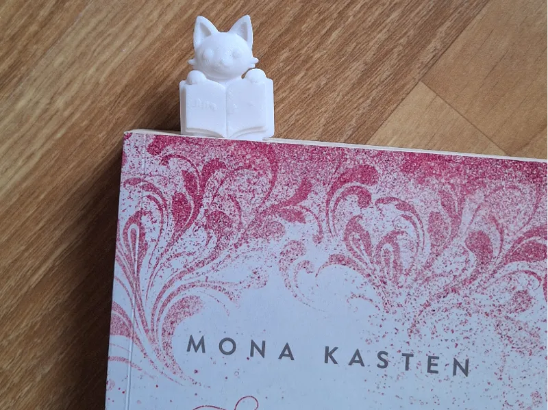 Magic Reader Cat – Enchanted Bookmark Companion