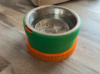 Pet bowl holder