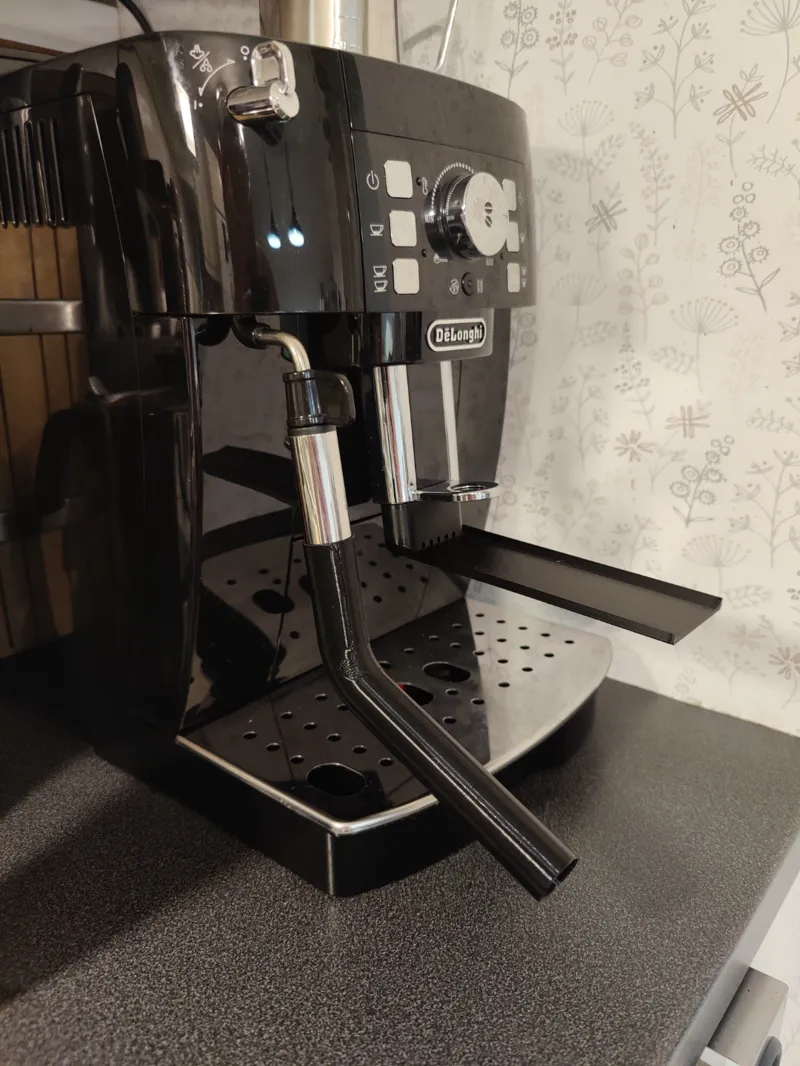 DeLonghi Magnifica S cleaning accessories