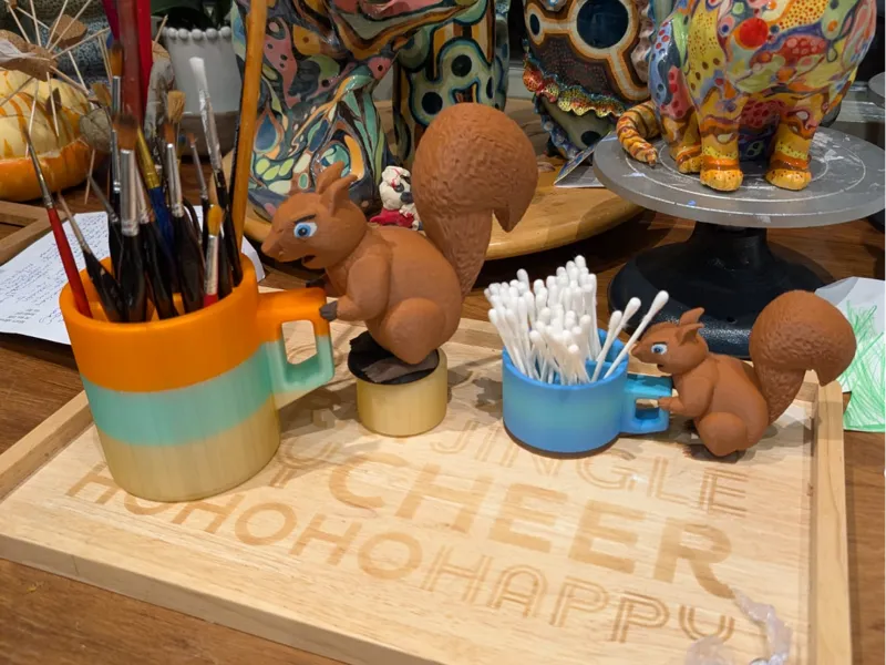 Red Squirrel pen or paint brush organiser 
