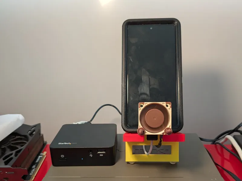 Phone Holder / Stand with 40mm Noctua Fan