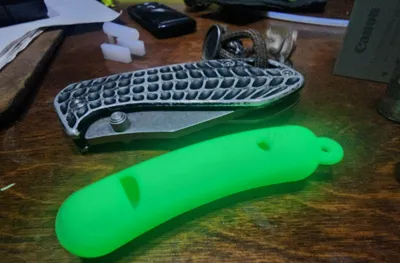 EDC Pickle  whistle keychain glow 