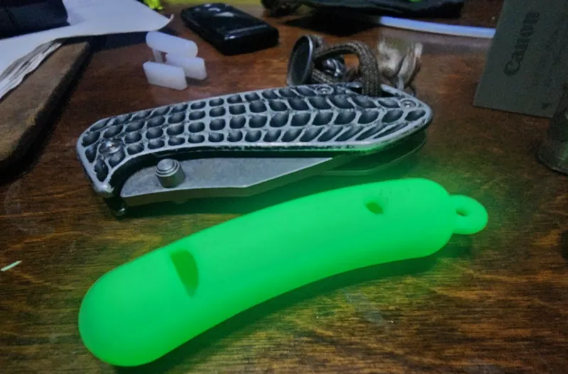 EDC Pickle  whistle keychain glow 