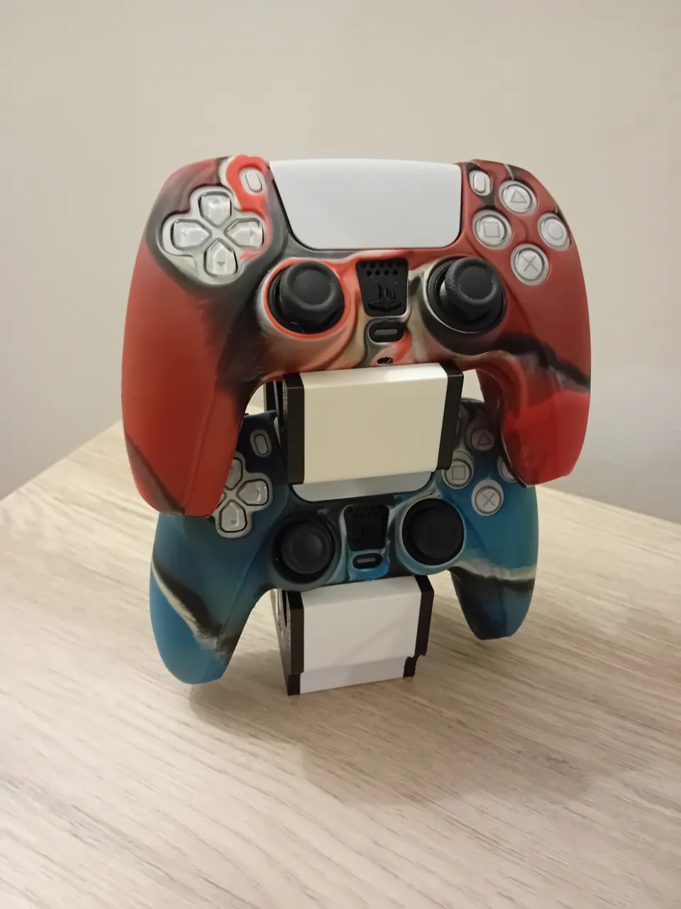 Dual PS5 controller holder view 2