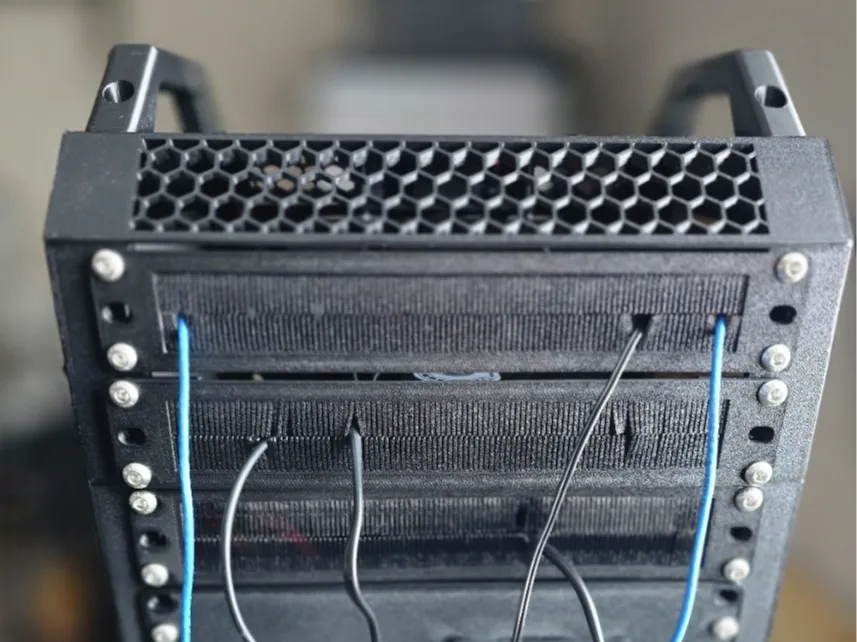 1U 网络机柜理线刷 - 免费 3D 打印模型 - MakerWorld