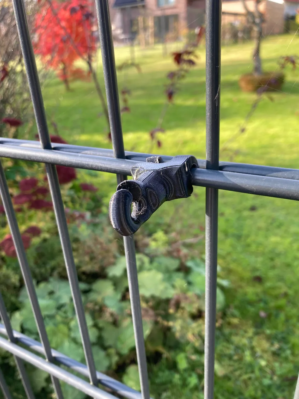 Fence Insulator for Electrical Wire by AdriKong MakerWorld