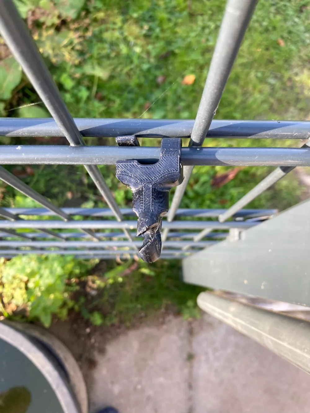 Fence Insulator for Electrical Wire by AdriKong MakerWorld