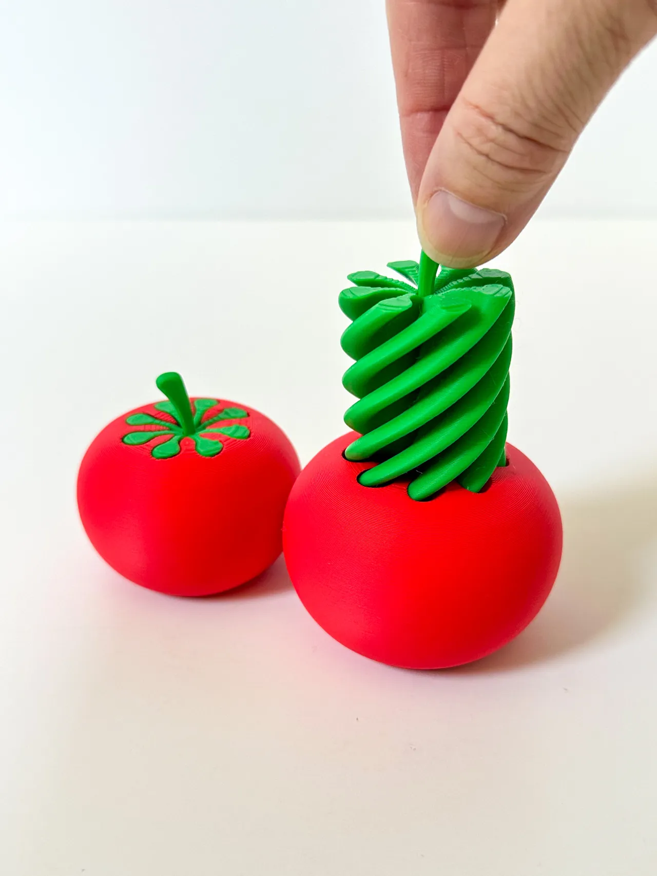 Pasta Playset: Tomato Twist Fidget view 3