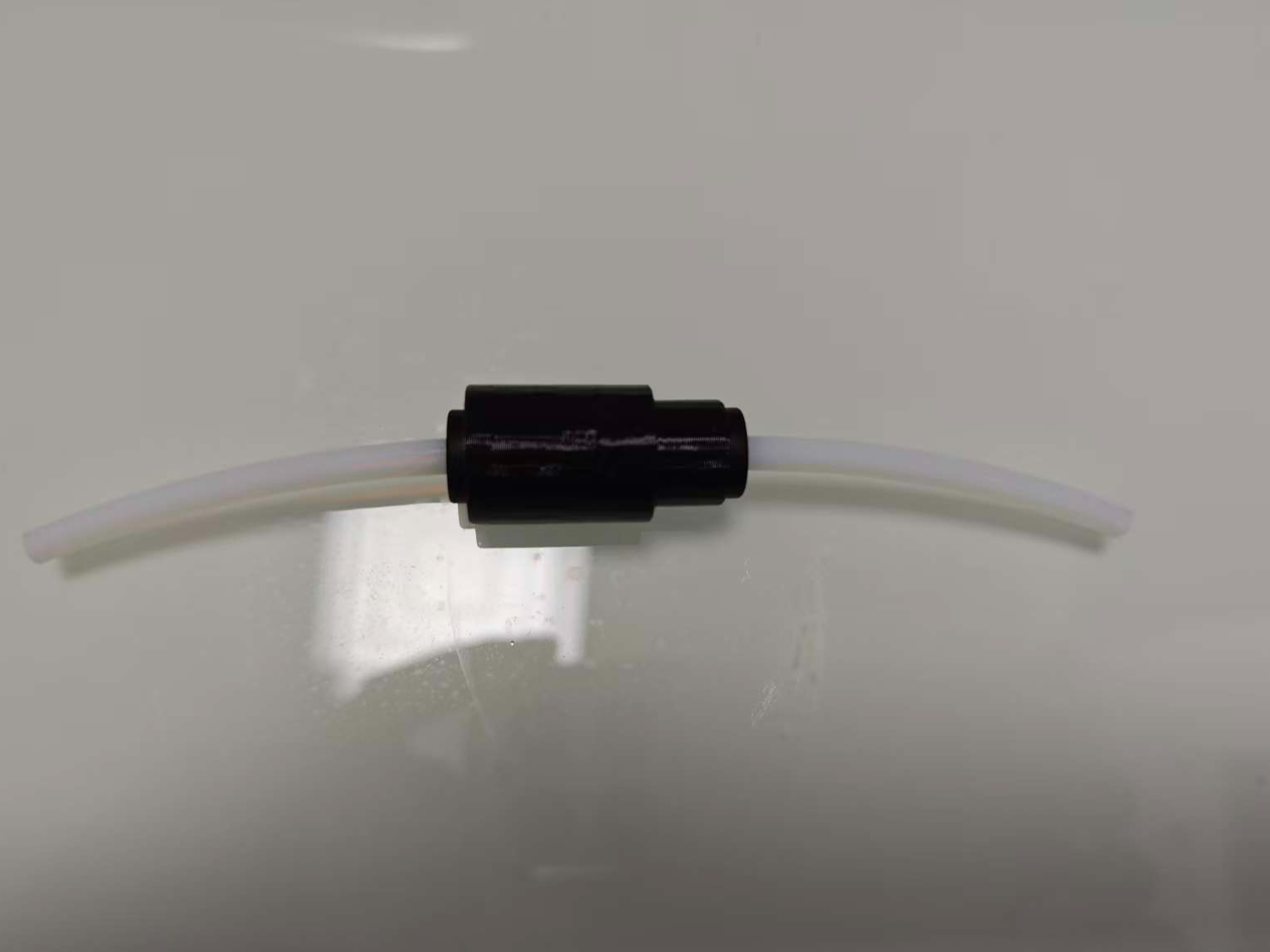 Miniatura 1 do modelo 3D 磁吸料管连接器